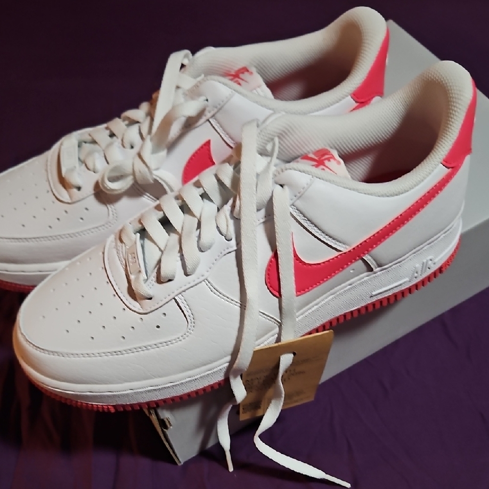 Nike Women's Sneakers White and Pink
